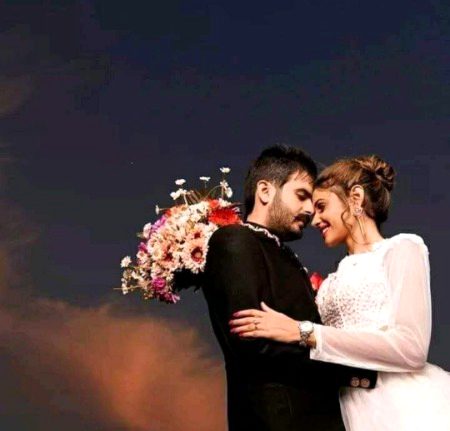 وہ کمبخت اک بار محبت کی بات پر آئے تو سہی😍😘
اس کے نخرے کیا ،میں تو اسکو بھی اٹھا لوں گا..!!💏❤
❤️❤️❤️