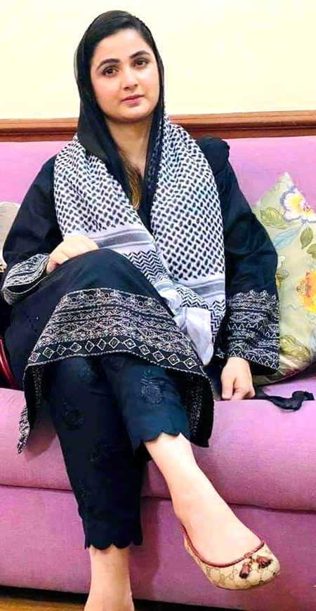 کاش میں پنجاب اسمبلی کا اسپیکر ھوتا 
اور یہ محترمہ کہتی  جناب اسپیکر 
اور میں کہتا ۔۔۔۔۔۔ جی قربان جی قربان 😊🙈🙈