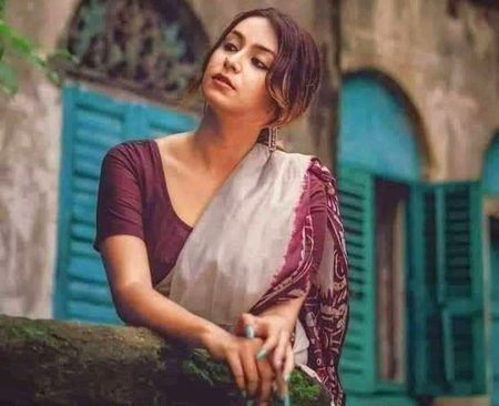 دل کی دھڑکن پر اچانک یہ اضافہ کیسے
ان کے ھونٹوں پر کہیں نام ہمارا تو نہیں🤔🤔💞🌷💕