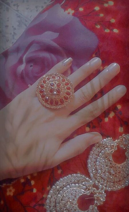 Ring. Zyada hi bari hy