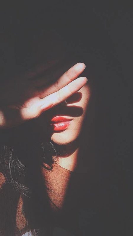 نہ دَبی دَبی سی ، محبتیں! نہ ڈھکی چُھپی سی اب، عداوتیں!٠٠٠٠ نہ دکھاوے کی اب ، مسکراہٹیں! نہ رِوگ جان ، یہ قباحتیں!٠٠٠ میں تھک گئی ہوں، جھوٹ سے! مُجھے چاہیے اب، سچ یہاں!٠٠٠٠ گر ! رنجشیں ، تو رنجشیں گر ! چاہتیں ، تو چاہتیں۔
