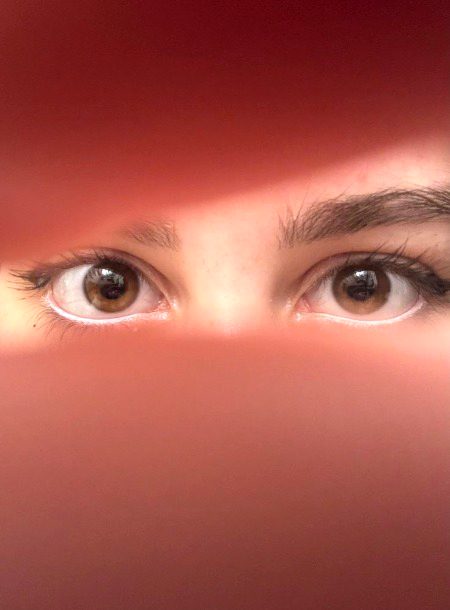 ان آنکھوں کا ہنسنا بھی کیا جن آنکھوں میں پانی نہ ہو ۔۔۔یہ جوانی ۔۔جوانی بھی کیا 
جس جوانی کی کوئی کہانی نہ ہو ۔۔۔۔۔