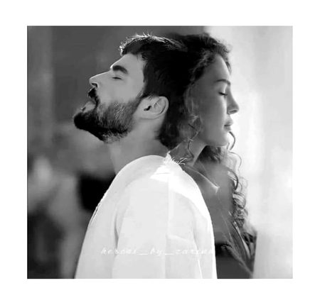 سر راہ مل کے بچھڑ گئے تھے بس ایک پل کا وہ حادثہ
مرے صحن دل میں مقیم ہے وہی ایک لمحہ عذاب کا