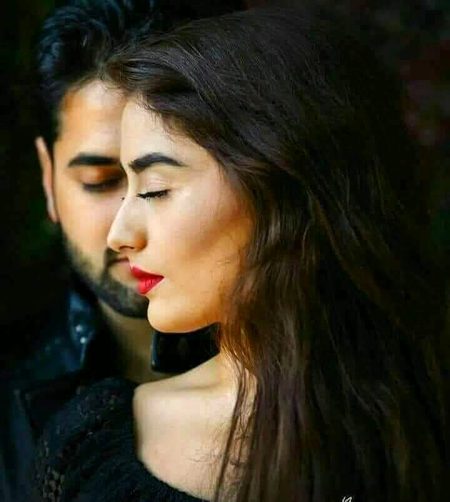 اندر کوئی جھانکے توہم ٹکڑوں میں ملے گے🥀
ہنستا ہوا چہرا تو زمانے کےلیے ہے🔥 Mahii 💔