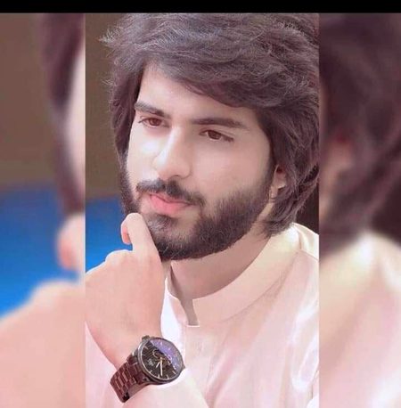 سر درد تو محض ایک نام ہے..!
اصل میں کچھ باتیں دماغ کو اتنا چبھتی ہیں کہ ہم برداشت نہیں کر پاتے
شاہ