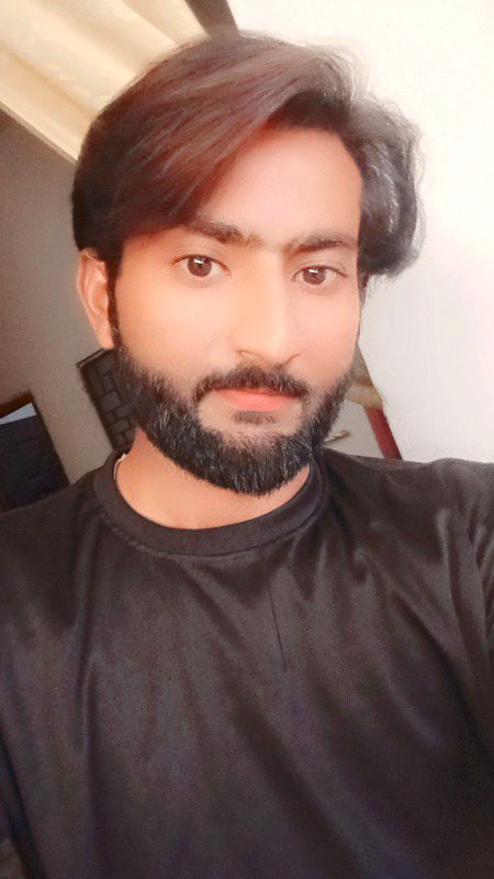 چار بدنامیاں ہیں ماتھے پر...!!
ہم مُکمل خراب تھوڑی ہیں...۔۔۔۔🖤