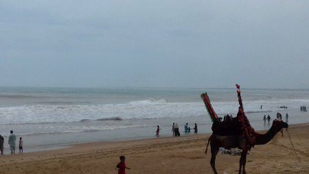 reshty taqat se nahi mohabat se thamny chahiye