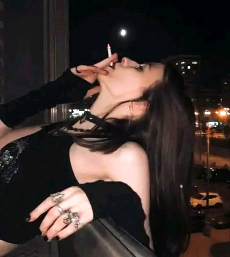 دلوں کو بوجھ لگتے ہیں کبھی الفت کے سائے بھی۔۔۔🎀