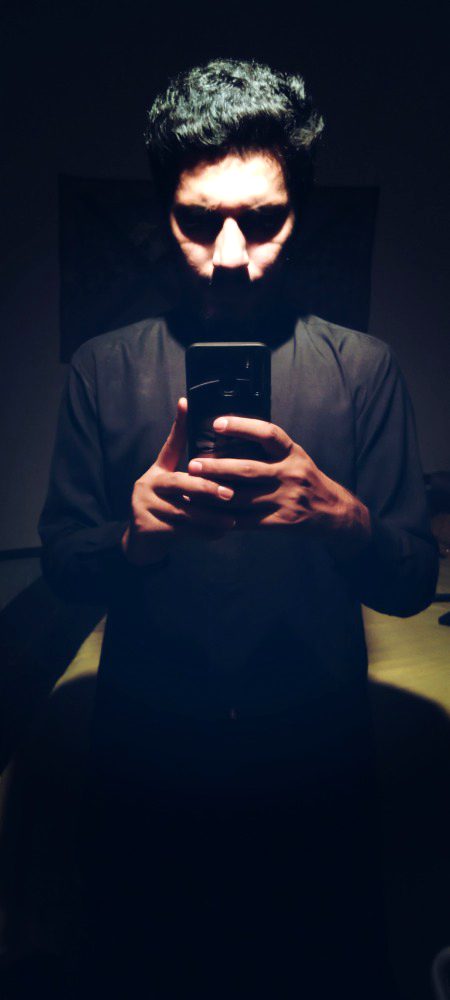 ہـم شـرابـی اچھـے
 ہیـں دنیـا دار لـوگـوں سـے💕. 
     :  اے دوست  :
 ہـم نشے میں گـلاس ضـرور  تـوڑتـے ہیـں مگـر
    کسی کـا دل نہیـــں ..💔