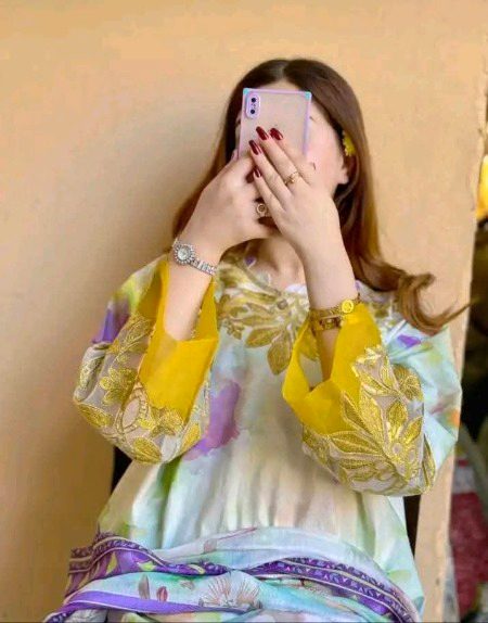 نفرتیں بھی جس کے آگے ہار جائیں'
: ایسی محبت مزاج لڑکی ہوں میں 💗🌸