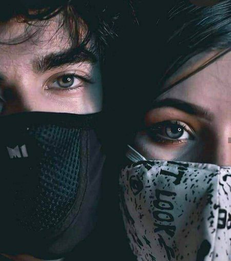 یونہی نہیں وہ سوتے گہری نیندیں مرشد 
ہم نے اپنی نیندیں ان پہ واری ہیں🔥 Mahii 💔