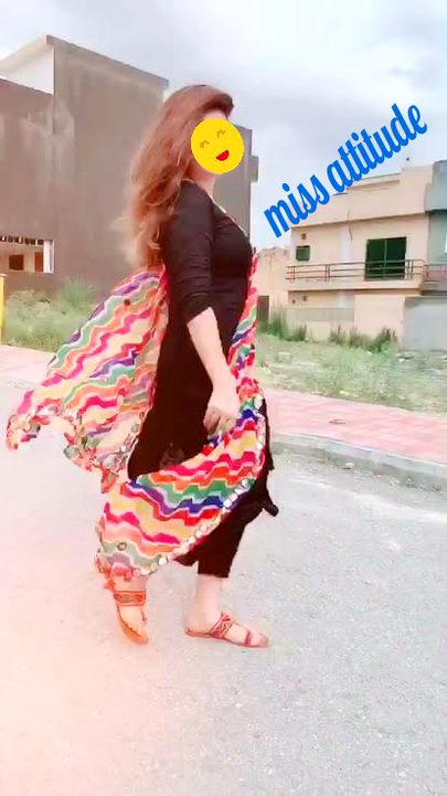 میں وڑیرہ کھاندان کی بیٹی ہوں فصل اور نصل کی پہچھان رکھتی ہوں
Khushi✌💔