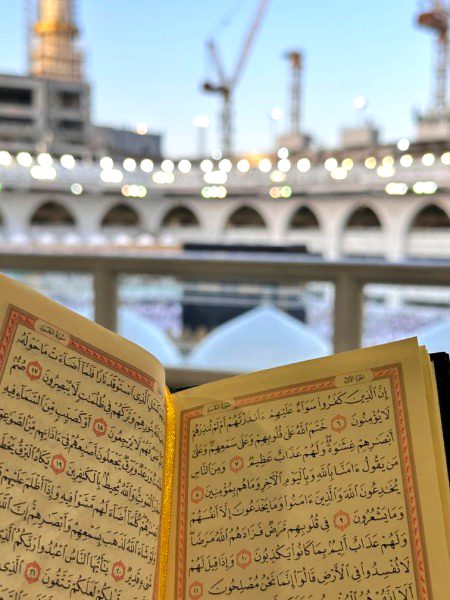 Kabe ki ronak kabe ka .mazir AaLLAhu Akbar😞