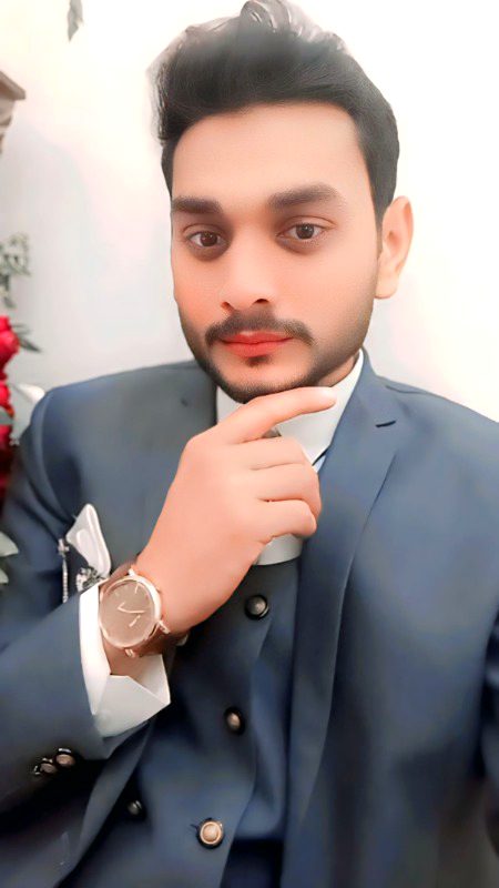 جو کہا میں نے کہ پیار آتا ھے مجھ کو تم پر
ہنس کے کہنے لگی اور آپ کو آتا کیا ھے🍁