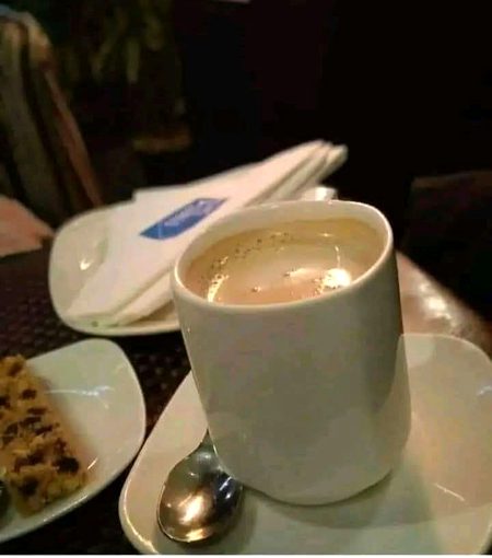 اچھی چاۓ کسی تعارف کی محتاج نہیں ہوتی 
رنگ دیکھ کر ہی پتا چل جاتا ہے ۔۔۔...!❤️☕