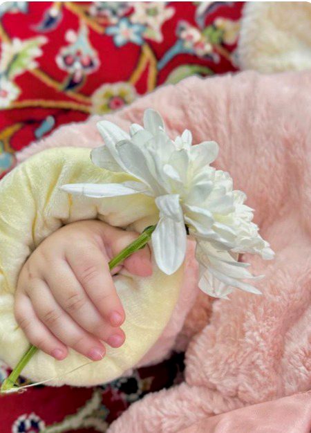 کچھ بھی ہمیشہ ایک جیسا نہیں رہتا، اور یہی زندگی کی خوب صورتی ہے! 🌸🤍