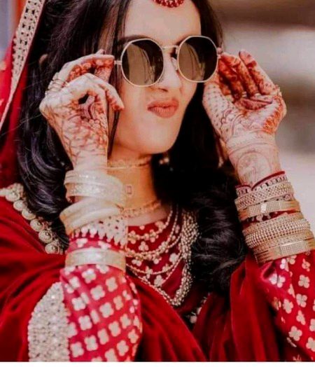 آپ وہی ہو نہ جو میری پوسٹ پڑھ کر گھنٹوں میرے ہی بارے میں سوچتے ہو ؟ :) 🤭🤭