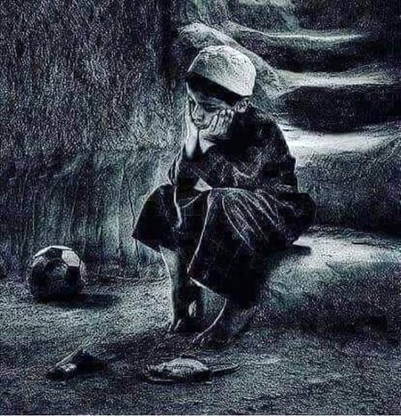 بُلھے شاہ اساں رَسے وٹے___ تے آپے لے لئے پھاہ 
سُولی چڑھ کے ویکھیا ساڈے کوئی نہ مُکے ساہ...
🖤