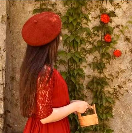 کس کے ہیں؟؟؟بس تمھارے ہی تو ہیں......💔صرف تم جان😘
ان کے وہ الفاظ جھوٹے تو تھے,مگر کمال تھے....For you.....