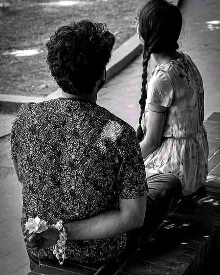 تجھ کو نہیں پسند ورنہ اے خاک زادی
میں ٹھیک ٹھاک ہوں اچھا دکھائی دیتا ہوں.