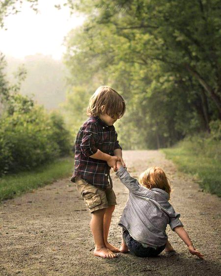 خوبصورت ھونا اچھا ھے پر
اچھا ہونا بہت ھی خوبصورت ھے