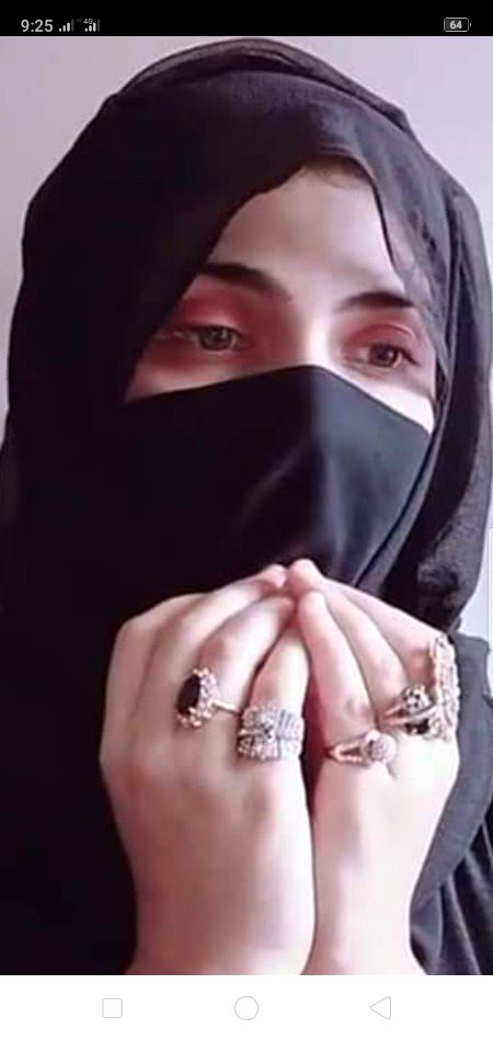 یوں ہے کہ نام و نشان تک نہیں تیرا 
اور تجھ سے بھری رہتی ہے تنہائی ہماری🔥 Mahii 💔