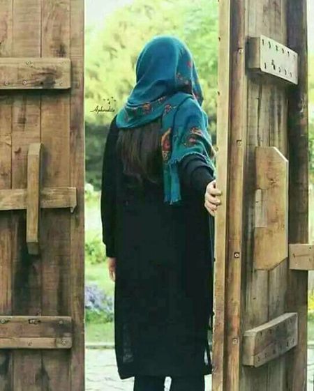 ﻟﻮﭦ ﺁﺋﮯ ﻧﮧ ﮐﺴﯽ ﺭﻭﺯ ﻭﮦ ﺁﻭﺍﺭﮦ ﻣﺰﺍﺝ
ﮐﮭﻮﻝ ﺭﮐﮭﺘﮯ ﮨﯿﮟ ﺍﺳﯽ ﺁﺱ ﭘﮧ ﺩﺭ ﺷﺎﻡ ﮐﮯ ﺑﻌﺪ