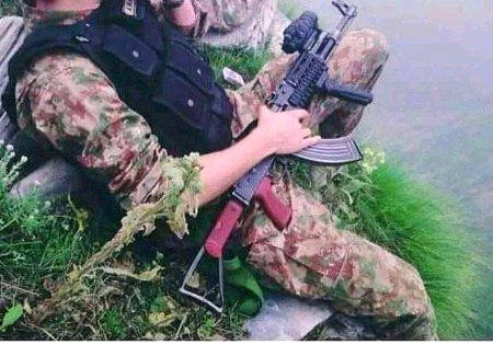 ساری عمر کوئی جینے کی وجہ نہیں پوچھتا لیکن مرنے کے بعد سب پوچھتے کیسے مر گیا۔۔۔؟