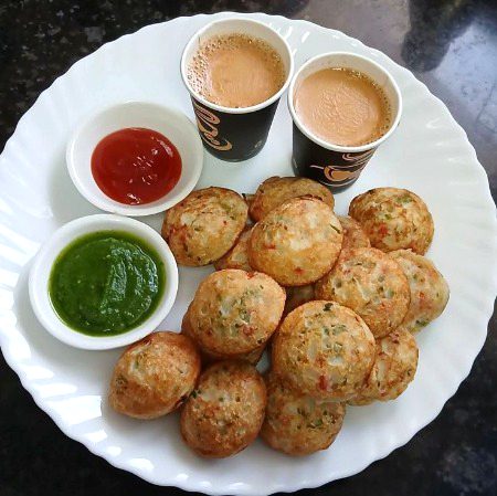 چاۓ
اس زمین پر موجود سب سے سستی دوا ہے جو آپکو ڈپریشن اور بیماریوں سے بچا سکتی ہے-🖤☕