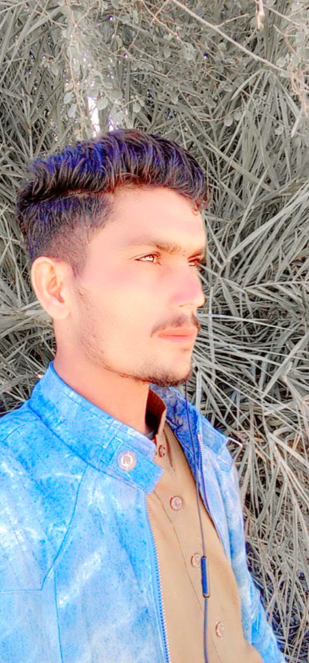 میں گیا تھا سوچ کے باتیں بچپن کی ہونگی.• دوست مُجھے اپنی ترقی کے قصے سُ..لگے.