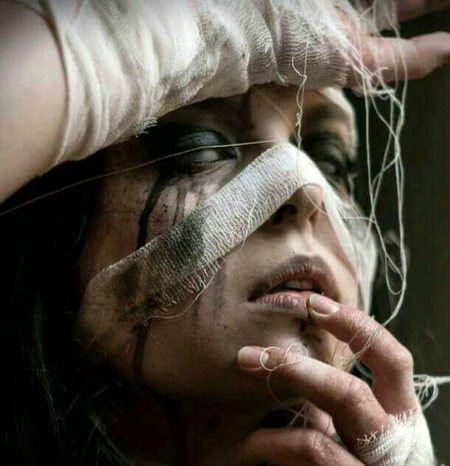 یوں وفاؤ ں کے سلسلے مسلسل نہ رکھ کسی سے 
لوگ اک خطا کے بدلے ساری وفائیں بھول جاتے ہیں