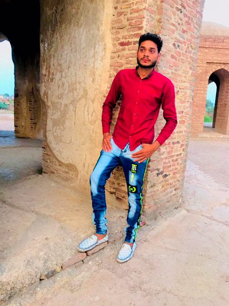 اپنی ذات پہ تنہائی ____ کا لباس رکھتا  ہوں
میں خاص پھول ہوں، رنگ بھی خاص رکھتا ہوں👌❤