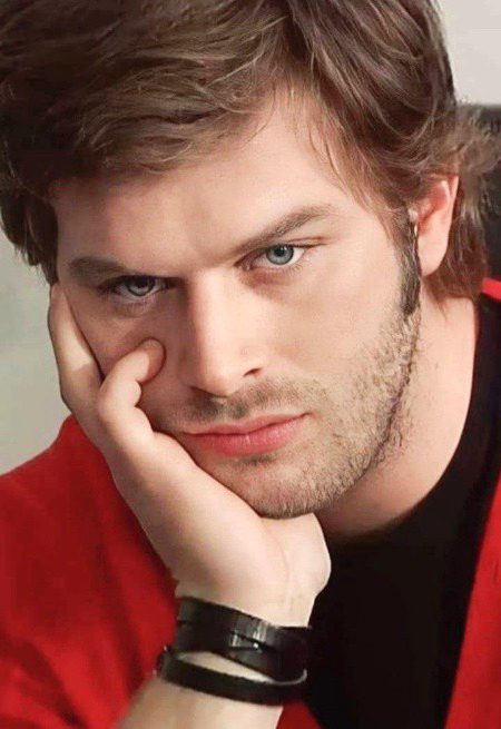 Turkish Celebs image