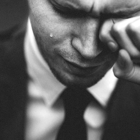 -" کیسا لگے گا جب آپکو پتہ چلے کہ 
آپ کے آنسو اور آپکی تکلیف کسی کے لیئے کوئی معنی نہیں رکھتے_؟
 ZaRRaaR💔🥀