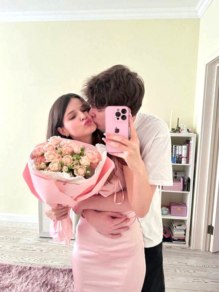 اور جن سے محبت کی جائے انہیں حاصل نہ کرنے کے بعد ان کا بُرا نہیں سوچا کرتے کیونکہ یہ محبت کی توہین ہے🩷