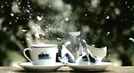 ﮐﺒﮭﯽ ﮐﺒﮭﯽ۔۔۔ﺍﯾﺴﺎ ﺑﮭﯽ ﮨﻮﺗﺎ ﮨﮯ ﮐﮧ۔۔۔ﺍﯾﮏ ﻣﮑﻤﻞ ﭨﻮﭦ ﺟﺎﺗﺎ ﮨﮯ ﺍﻭﺭ۔۔۔ﺩﻭﺳﺮﮮ ﮐﻮ ﮐﭽﮫ ﺑﮭﯽ ﻧﮩﯿﮟ ﮨﻮﺗﺎ۔۔۔