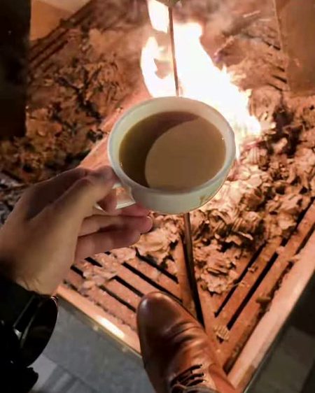 پھر وھی دسمبر 🧍🏽🔥
اور اس کے ہاتھ کی چائے ☕
چس آ گئی ھائے 
☕🔥🧍🏽🕵🏽😍🦋🍀🌹🤩🌼🌸☕