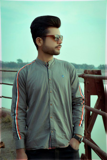 میرے ساتھ بیٹھا کرو۔ تمہیں دیکھنے کے لیے لوگ ایڑھیاں اٹھائیں گے👑