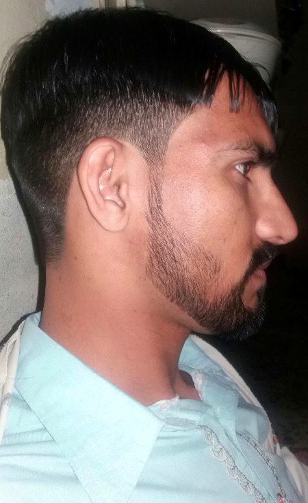 Asan kaami  kadran nashiyee  
Haasy  ik yaar  chaa  laaya  nashaan  ty 👌👍💔