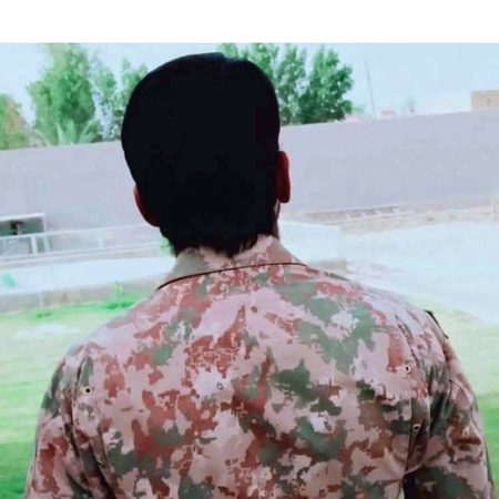 انکی قسمت کا بھی کیا ستارہ ہوگا
جنکو میری طرح تقدير نے مارا ہوگا
😢
ہائے لاش نکالنے والے کیا جانیں
😞😞
ڈوبنے والے نے كن كن كو پکارا ہوگا
🥺
💔