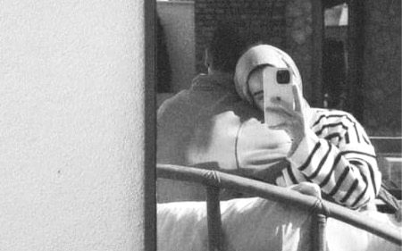 ....
ہمیں ہمیشہ ایسے شخص کی ضرورت ہوتی ہے 
جو ہمیں بتائے کہ ہمارا وجود ایک معنی رکھتا ہے۔!
🦋