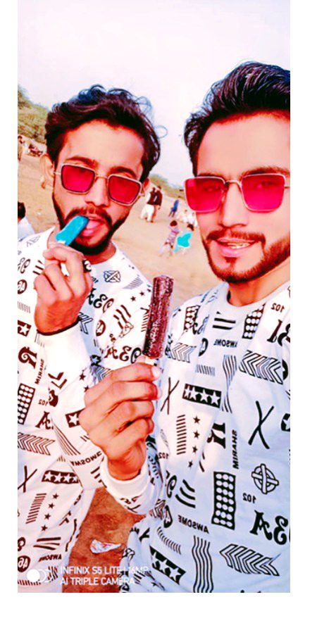 Choklete kis.Kis Ko.khana hy hum To kha Rahe hy🌹🌹🌷🌷