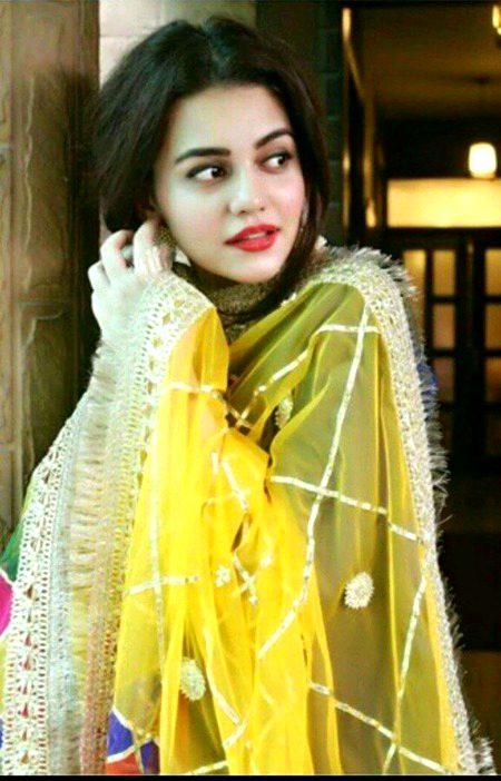 Ap nay jis ko keh diya apna__!
Woh to suntay he mar gaya hoga__!