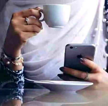 میری یادوں میں ڈوبی جب کوئی شام آۓ گی!!
چاۓ بنا کے پی لینا،،سر درد میں کام آۓ گی ۔۔۔۔
😍😏☕️☕️ ZALIM