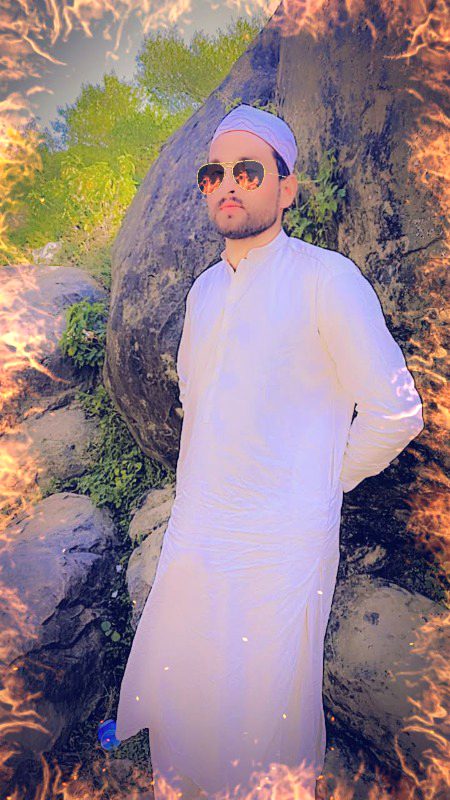 زندگی کے بدترین دور سے گزرتے ہوئے ایک اچھی بات یہ ہوئی کہ میں نے ان لوگوں کے اصلی چہروں کو پہچان لیا جو یہ دعویٰ کرتے تھے کہ انہیں "میری بہت فکر اور پرواہ ہے!"
☠️☠️