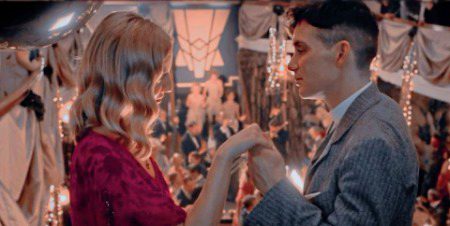 ❤️ جاناں
میں کیسے بیان کروں تمھارے لئے میری محبت
 میں کیسے سمجھاؤں کہ مجھے تُم سے پیار ہے
 یہ تتلیاں
یہ مسکراہٹ
 راتیں خیالات
 مسلسل تمھارے بارے میں ہیں
 میں تمہیں نہیں بتا سکتا
 ہر وقت میرا دل تیز دھڑکتا ہے 
یہاں تک کہ جب تُم نظر سے اوجھل ہوتی ہو
 تب بھی ہمیشہ میرے خیالوں میں رہتی ہو
❤️🥀😘 ہمیشہ میرے خوابوں میں آتی ہو میرے جان