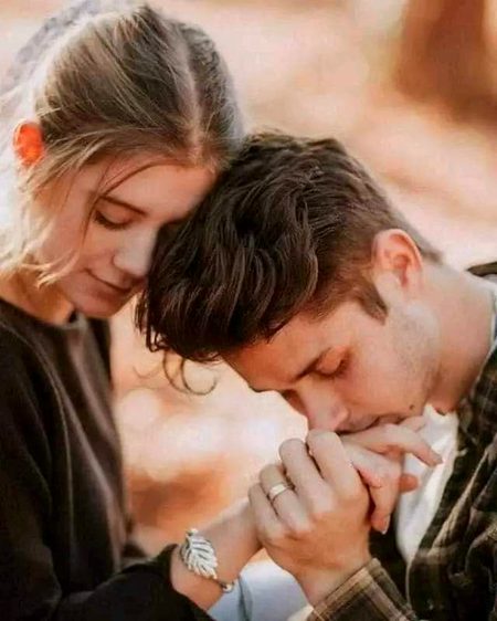 میں نے تو اپنی انا کو وار پھینکا تجھ پر 
 تم سے تو ایرے غیرے نہ وارے گے مجھ پر🙃