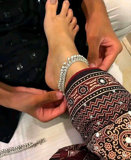 اپنے محبوب سے اتنی محبت تو ہونی چاہیے کہ آپ اُسے جہنم سے بچا کر جنت کی طرف لے جائیں🩷