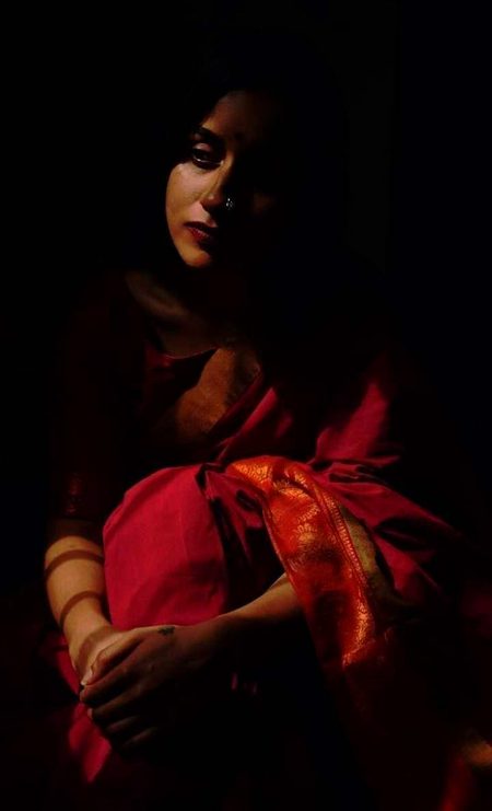 عشق صوفی ہے نہ مفتی ہے نہ عالِم ہے..
عشق ظالِم ہے فقط ظالِم ہے بہت ظالِم ہے.