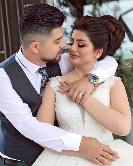اس نے پوچھا عشق کیا ہے. میں نے کہا تیری ی🥀اداس نے پوچھا یاد کیا ہے
میں نے کہا تیرا انتظار. اس نے پوچھا انتظار کیا ہے
میں نے کہا میری زندگی. پھر اس نے پوچھ زندگی کیا ہے
میں نے کہا تیرا عشق🔥 Mahii 💔